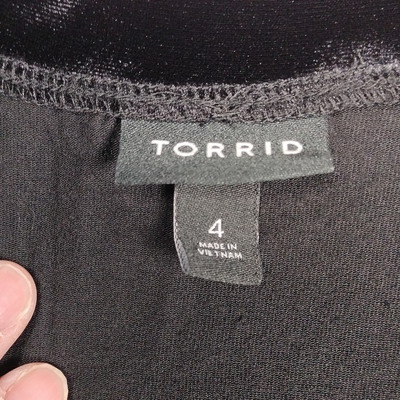 Torrid women's top size 4X - Picture 2 of 10